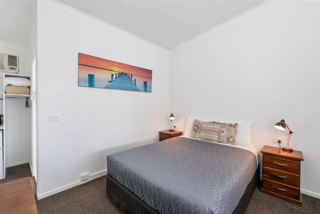 Royal Motel Тентърфилд Екстериор снимка