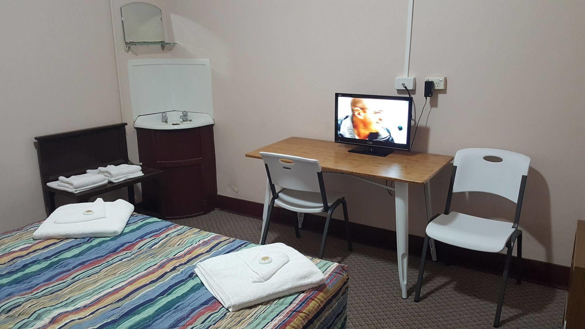 Royal Motel Тентърфилд Екстериор снимка