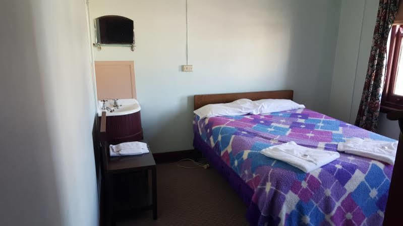 Royal Motel Тентърфилд Екстериор снимка